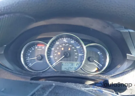 2015 Toyota Corolla Le Plus z USA, uszkodzony, nr VIN 2T1BURHE3FC432856